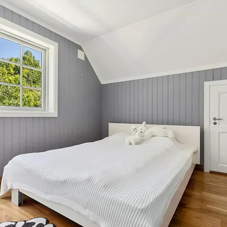 House With Multiple Terraces In 別荘