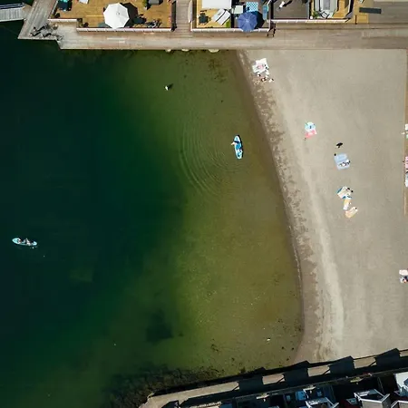 House With Multiple Terraces In 別荘 Holmsbu