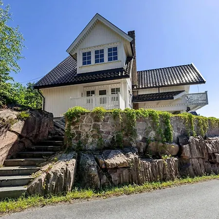 Feriehus House With Multiple Terraces In Holmsbu